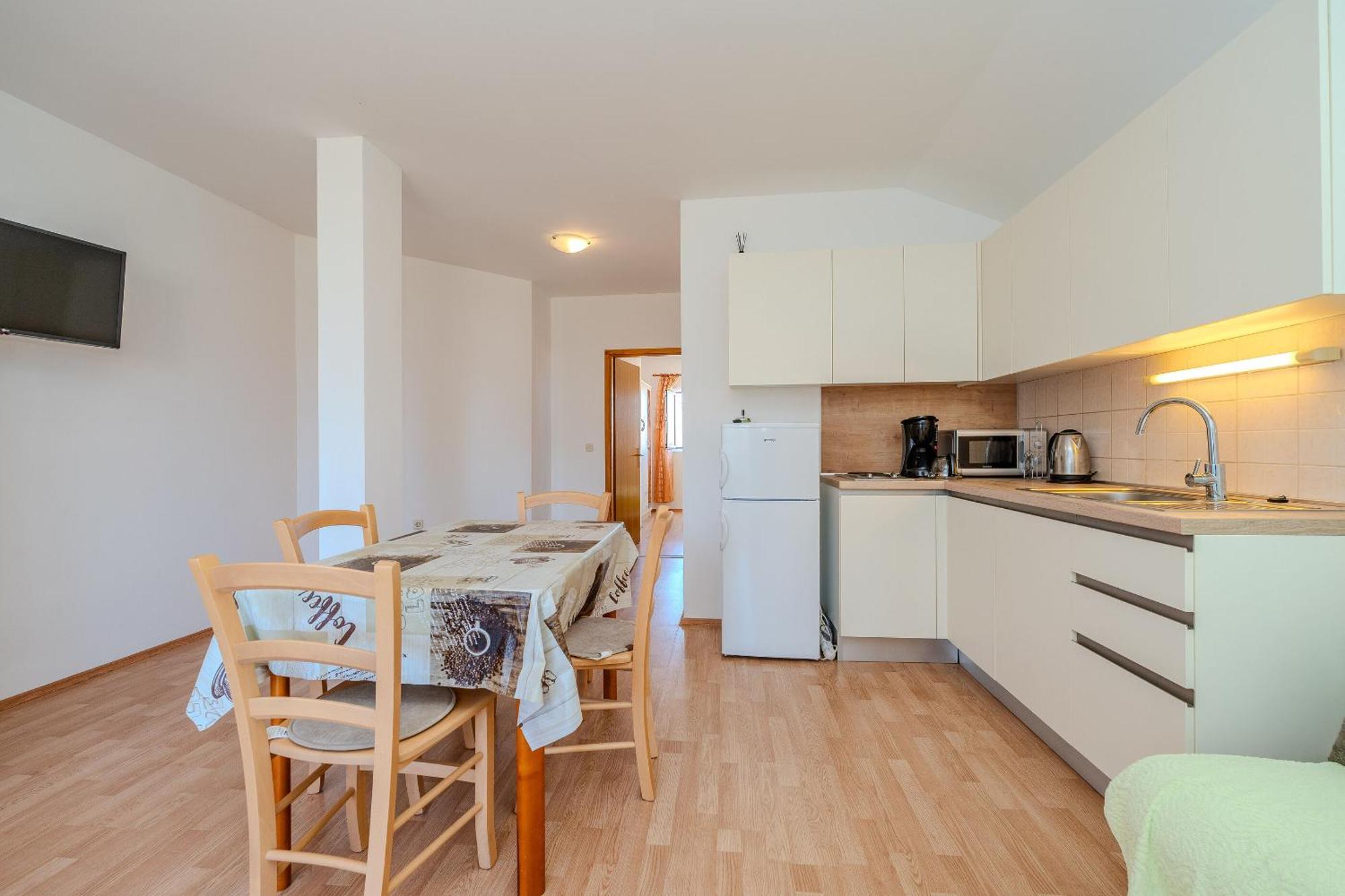 פריבלאקה Apartments Mlado מראה חיצוני תמונה
